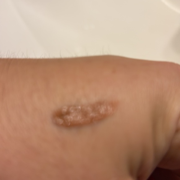 Lipstick - Picture 4 of 4